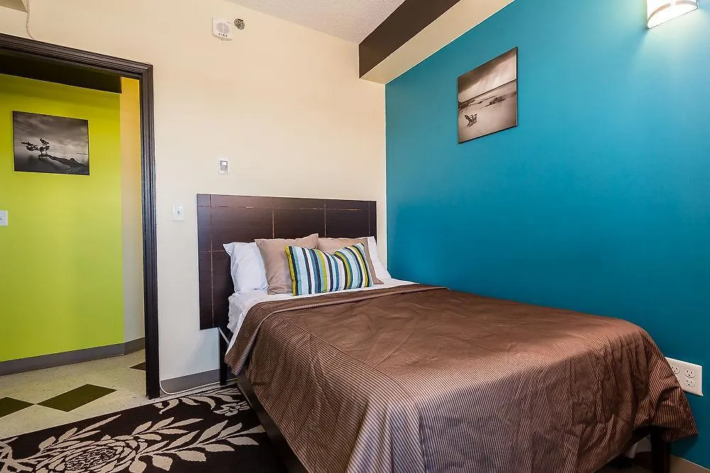 Hotel University Of Winnipeg Downtown Hostel